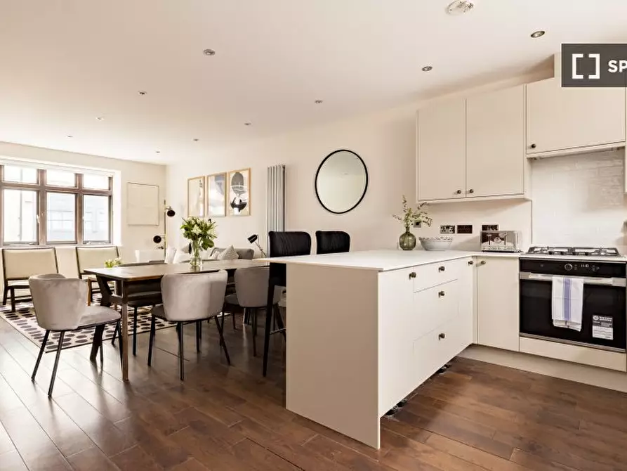 Immagine 10 di Appartamento in affitto  in Eton Garages a Camden Town