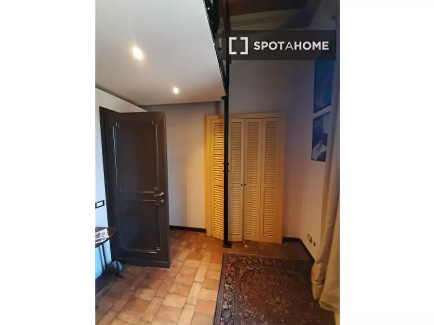 Immagine 4 di Camera condivisa in affitto  in Via Cavour a Roma