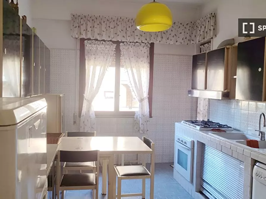 Immagine 3 di Camera condivisa in affitto  in Via Giuseppe Valmarana a Roma