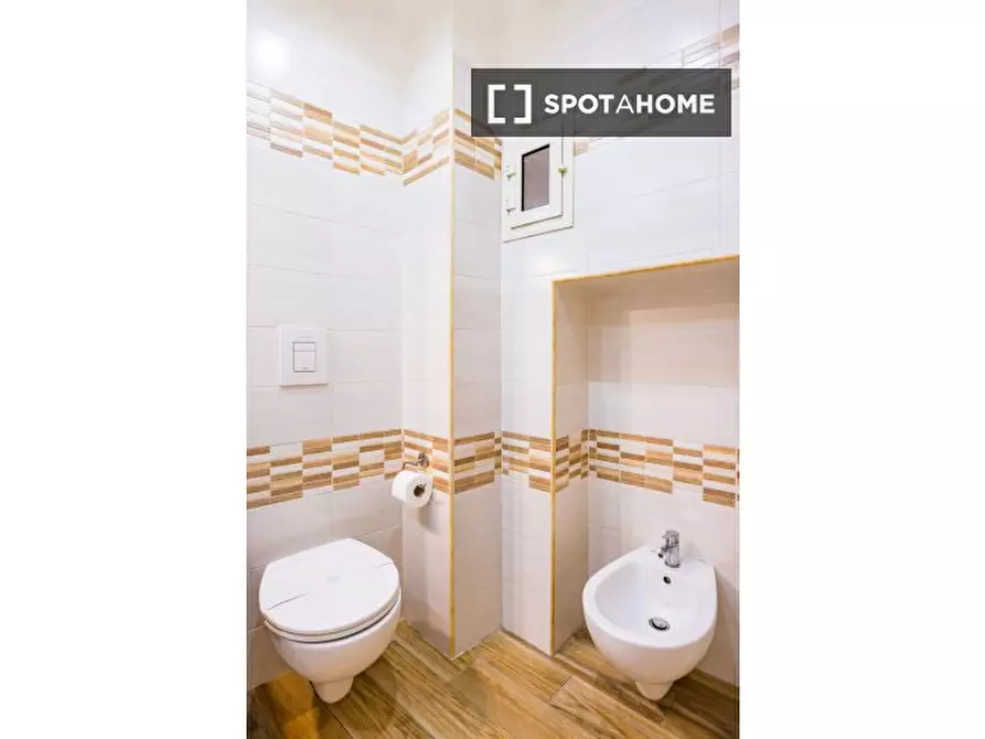 Immagine 16 di Appartamento in affitto  in Via San Attanasio a Napoli