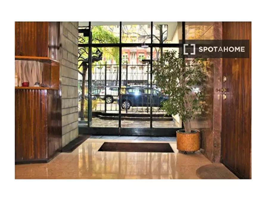 Immagine 4 di Appartamento in affitto  in Viale Regina Giovanna a Milano