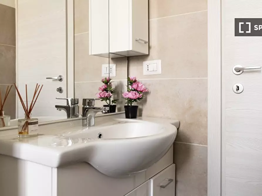 Immagine 11 di Appartamento in affitto  in Viale Puglie a Milano