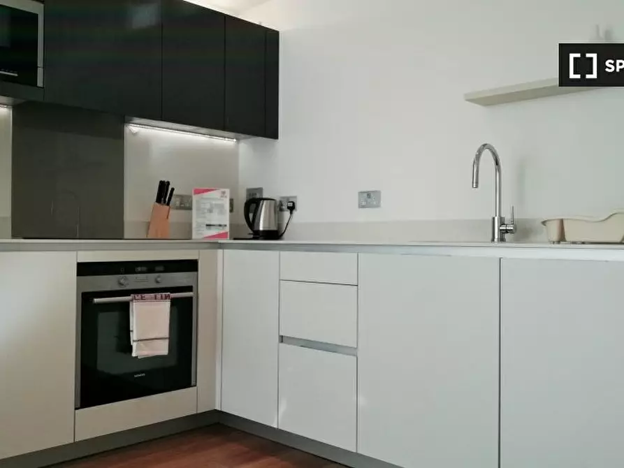 Immagine 5 di Appartamento in affitto  in Pepys St a 