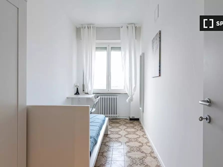 Immagine 1 di Camera condivisa in affitto  in Viale Ungheria a Milano