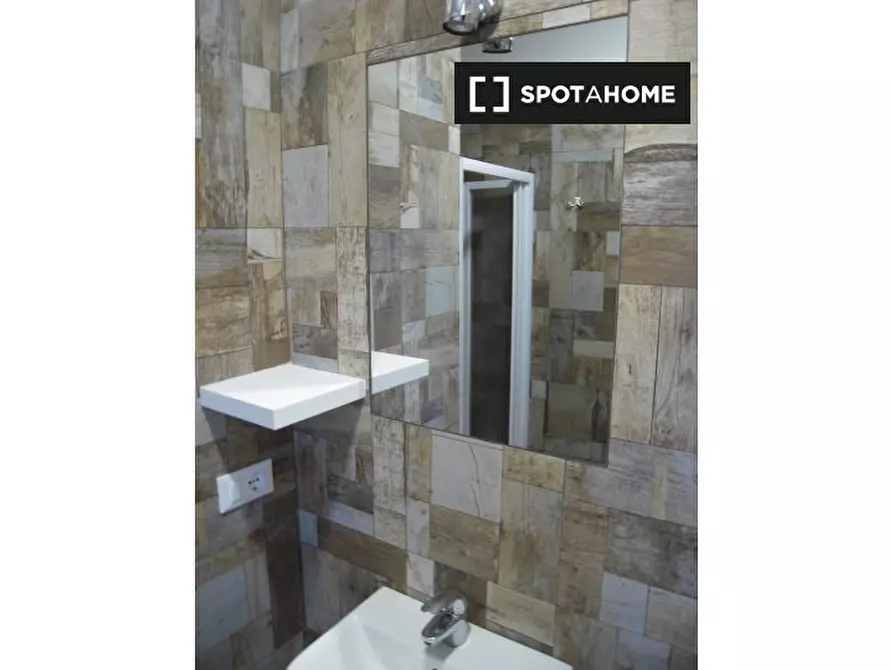 Immagine 7 di Ufficio in affitto  in Via Marco Emilio Lepido a Bologna