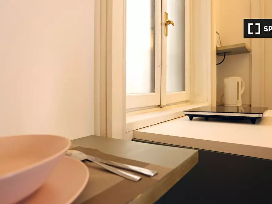 Immagine 8 di Ufficio in affitto  in Via dei Piatti a Milano