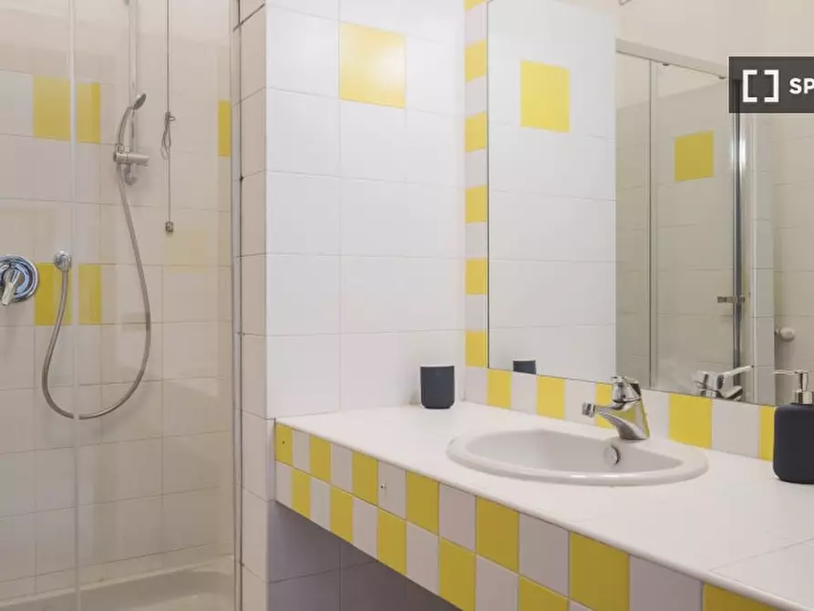 Immagine 9 di Camera condivisa in affitto  in Via Curtatone a Milano