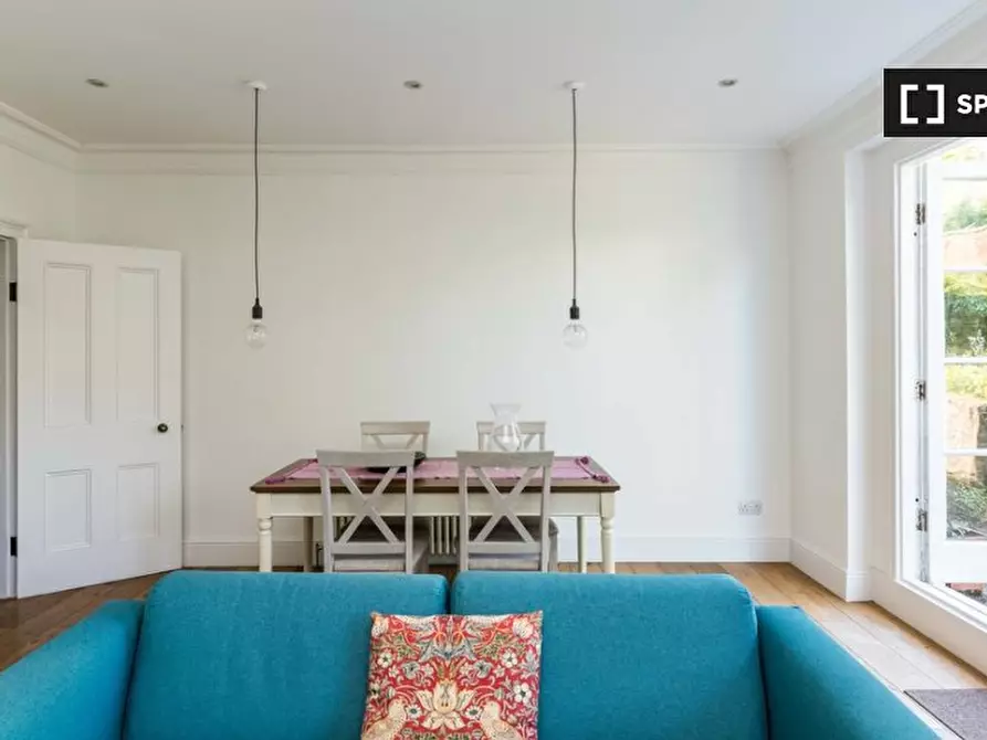 Immagine 16 di Appartamento in affitto  in Garden Flat a Camden Town