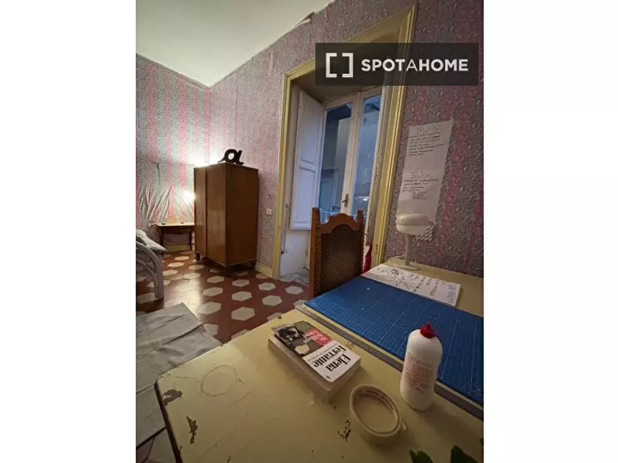 Immagine 16 di Camera condivisa in affitto  in Via Brombeis a Napoli