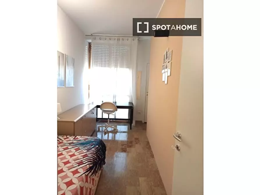 Immagine 2 di Camera condivisa in affitto  in Via Medardo Rosso a Milano