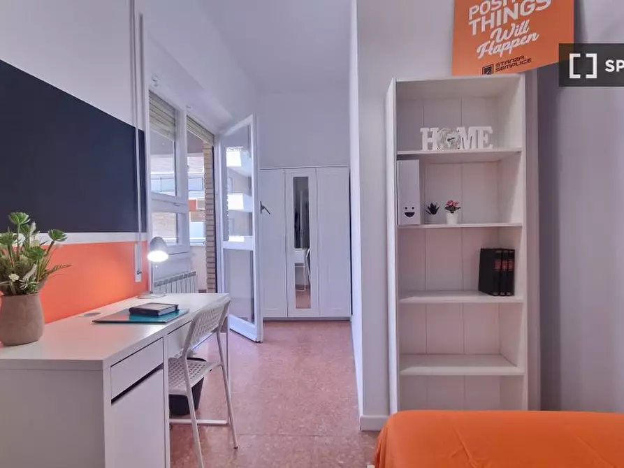 Immagine 3 di Camera condivisa in affitto  in Lungotevere di Pietra Papa a Roma