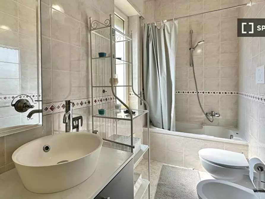 Immagine 9 di Camera condivisa in affitto  in Via Diocleziano n. a Casandrino