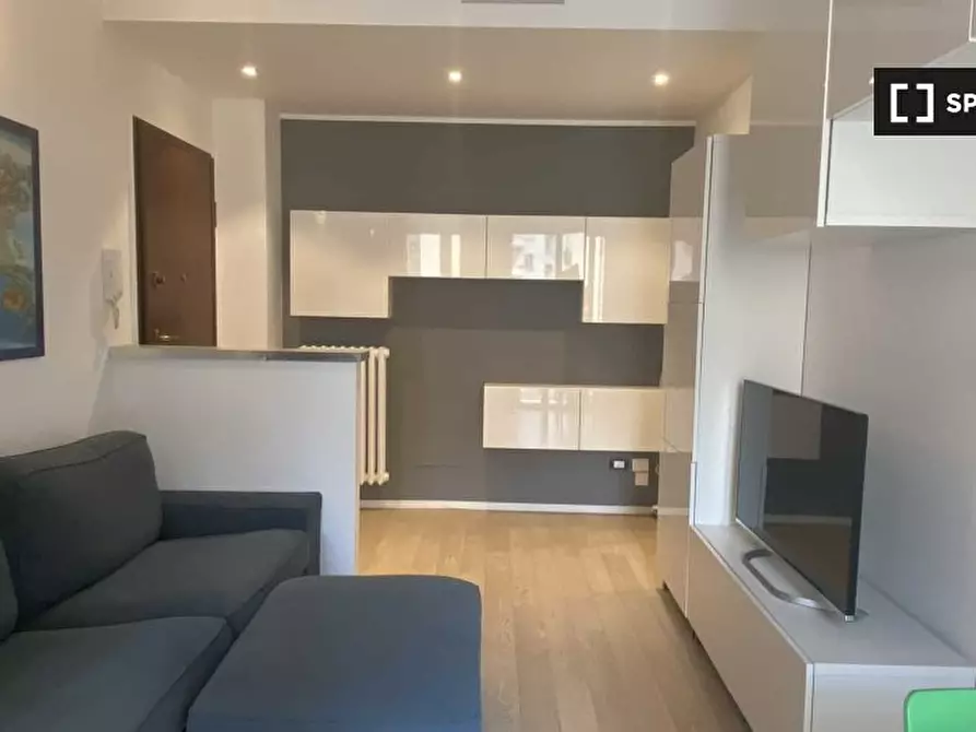 Immagine 2 di Appartamento in affitto  in Via Gressoney a Milano