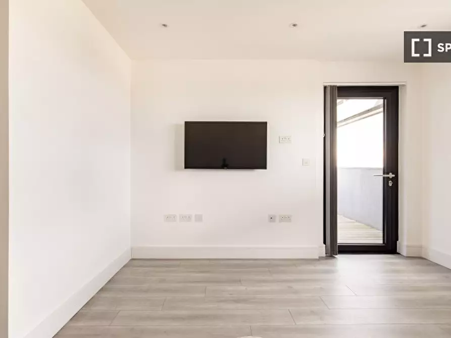 Immagine 8 di Appartamento in affitto  in Harlequin Ave a Hounslow