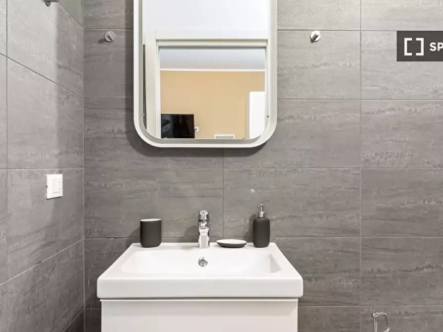 Immagine 2 di Ufficio in affitto  in Via Luciano Manara a Milano