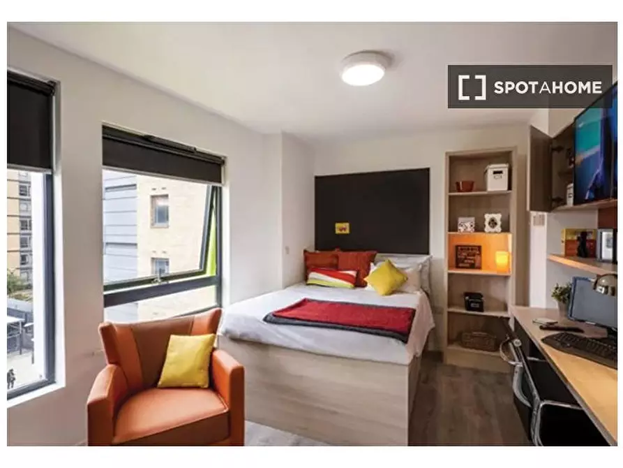 Immagine 2 di Residence in affitto  in Portal Way a Ealing