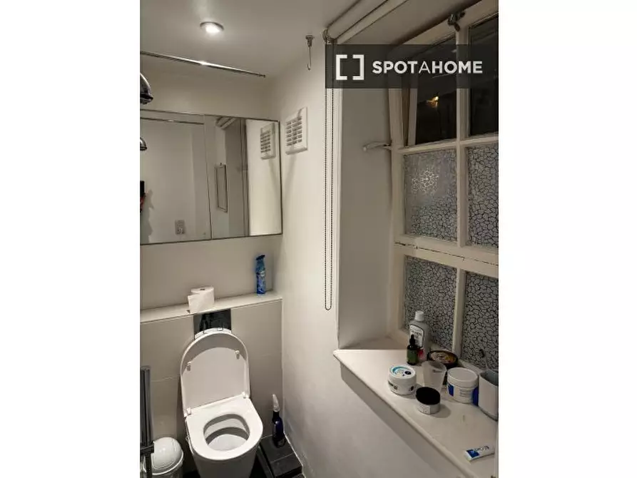 Immagine 6 di Appartamento in affitto  in Vicarage Cres a Wandsworth