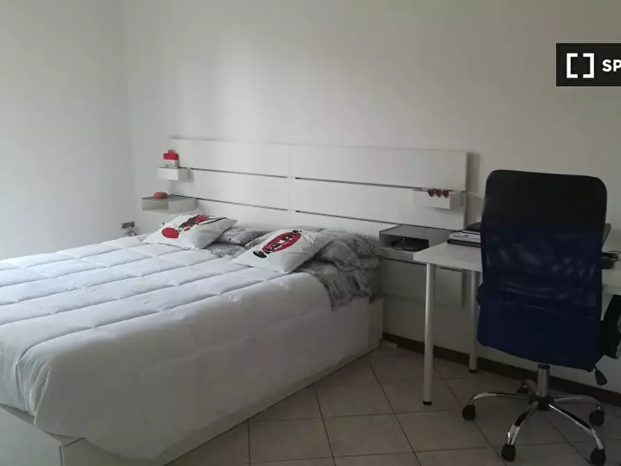 Immagine 2 di Camera condivisa in affitto  in Via Giuseppe Sercognani a Milano