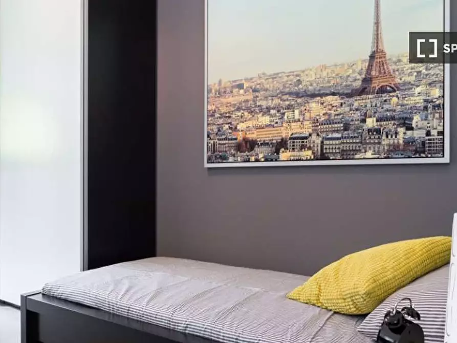 Immagine 1 di Camera condivisa in affitto  in Via Renato Serra a Milano