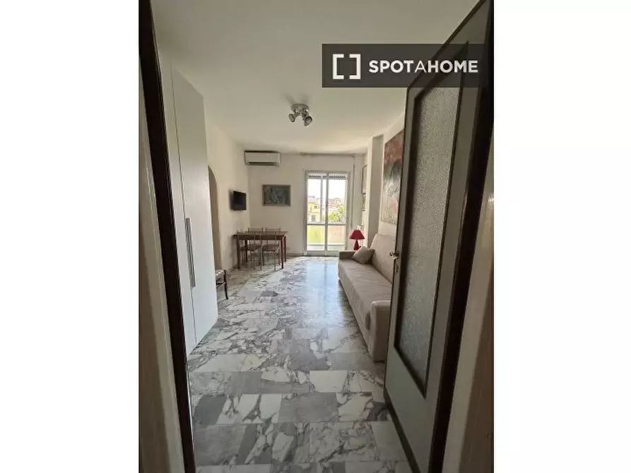 Immagine 4 di Appartamento in affitto  in Via di S. Croce in Gerusalemme a Roma