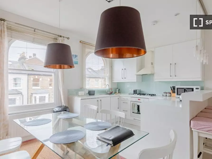 Immagine 3 di Appartamento in affitto  in Hannell Rd a Hammersmith