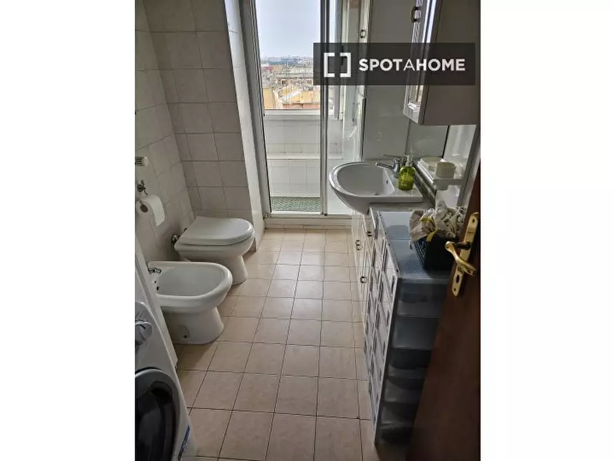 Immagine 10 di Appartamento in affitto  in Viale della Serenissima a Roma