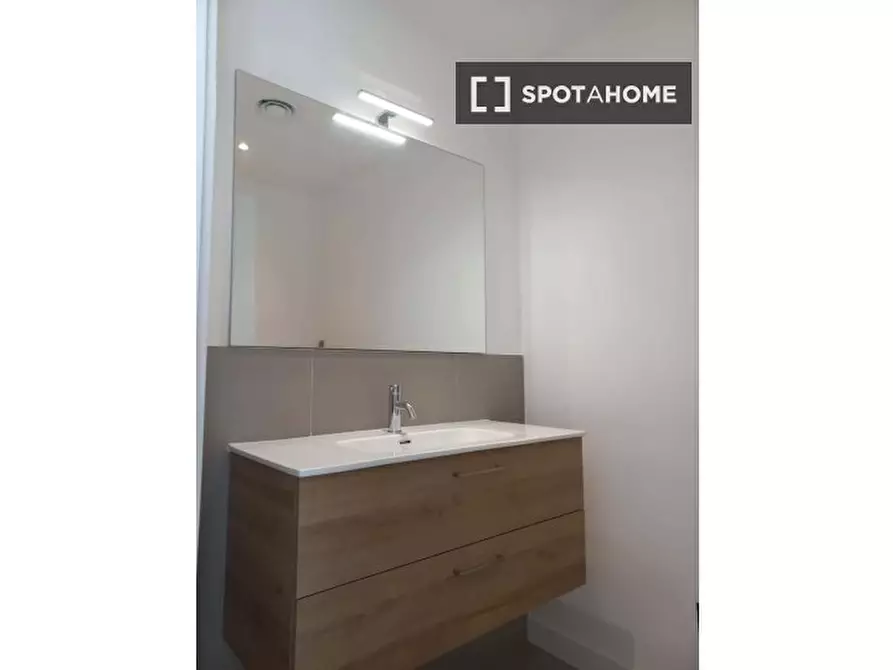 Immagine 10 di Appartamento in affitto  in Via Laura Mantegazza a Roma