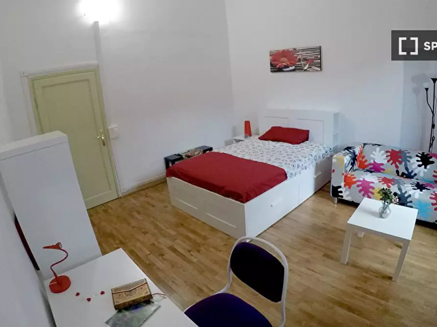 Immagine 5 di Camera condivisa in affitto  in Via Montebello a Firenze