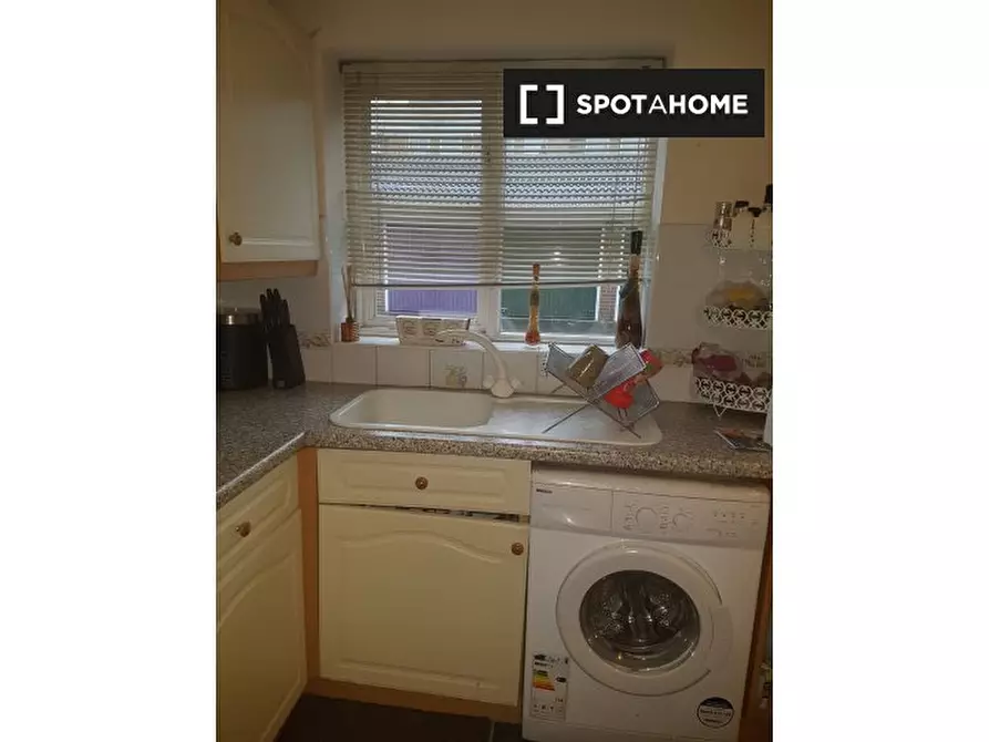 Immagine 13 di Camera condivisa in affitto  in Tollgate Dr a Hillingdon