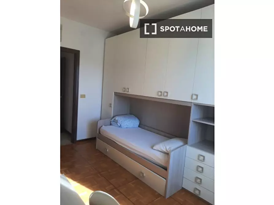 Immagine 3 di Camera condivisa in affitto  in Via Querini a Padova