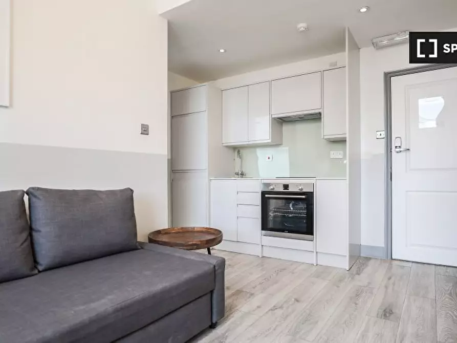 Immagine 15 di Appartamento in affitto  in Nevern Rd a Kensington