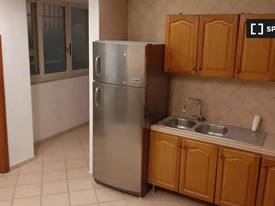 Immagine 5 di Camera condivisa in affitto  in Via Sanità a Napoli