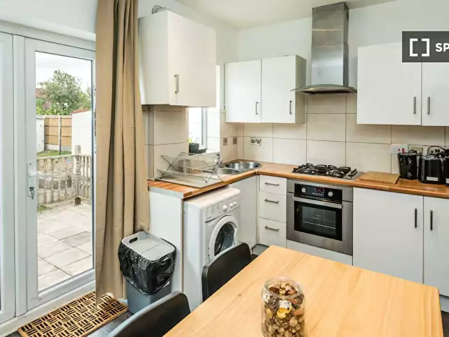 Immagine 10 di Appartamento in affitto  in Parkfield Crescent a Hounslow