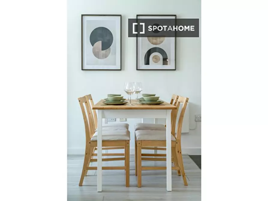 Immagine 4 di Appartamento in affitto  in Wendle Square a Wandsworth