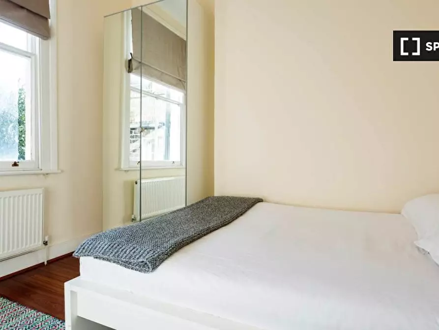 Immagine 8 di Appartamento in affitto  in Cornwall Cres a Kensington