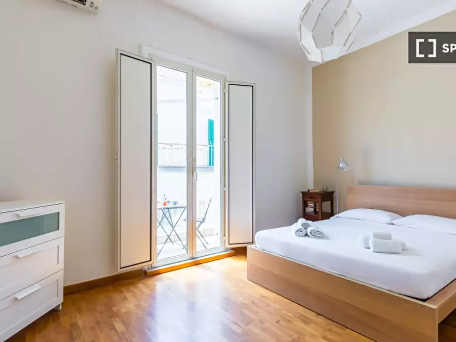 Immagine 6 di Appartamento in affitto  in Via Chiaia a Napoli