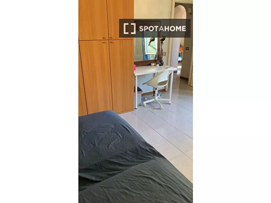 Immagine 3 di Camera condivisa in affitto  in Via Carlo Mirabello a Roma