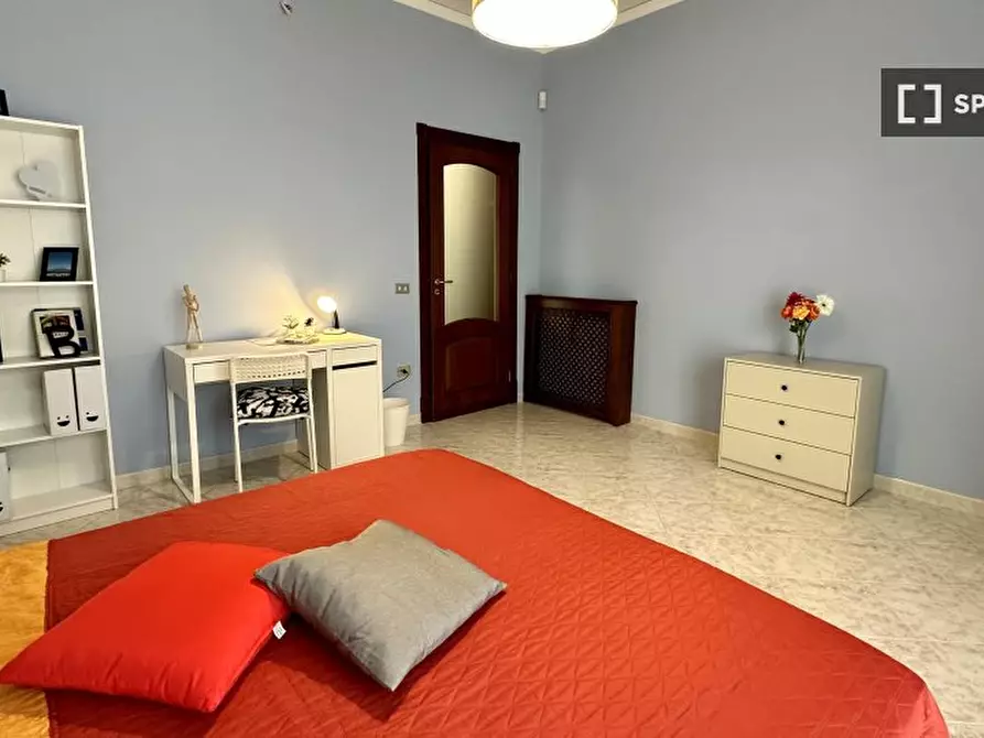 Immagine 19 di Camera condivisa in affitto  in Via Diocleziano n. a Casandrino