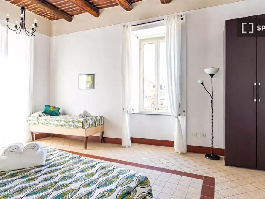 Immagine 9 di Appartamento in affitto  in Supportico Lopez a Napoli