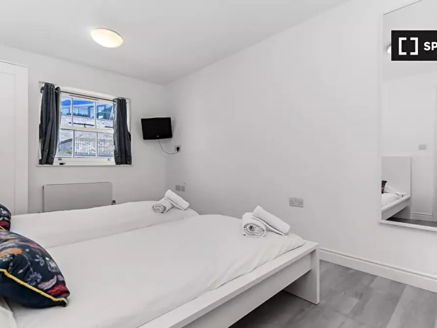 Immagine 5 di Appartamento in affitto  in Tottenham St a Camden Town