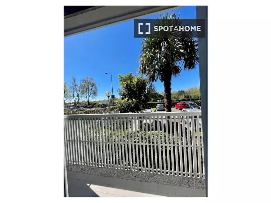 Immagine 16 di Camera condivisa in affitto  in Via dei Salici a Milano