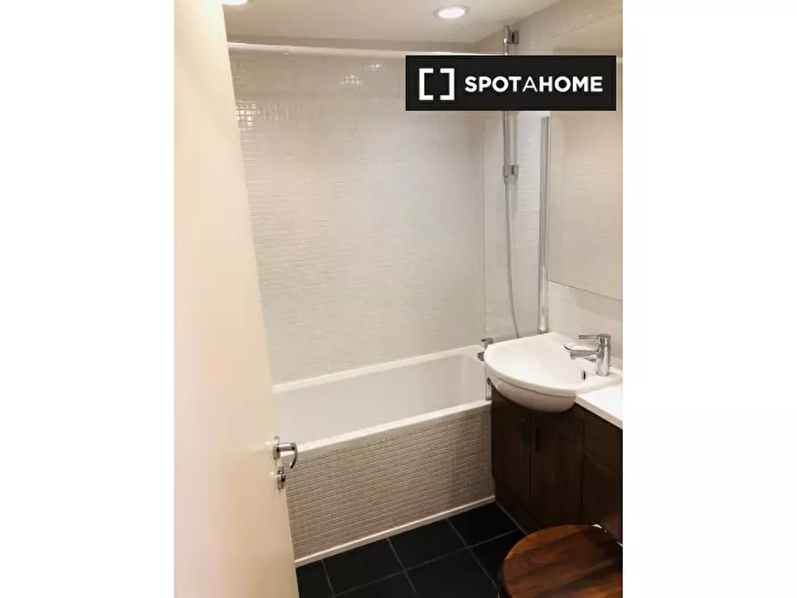 Immagine 7 di Camera condivisa in affitto  in Goldman Cl a Poplar