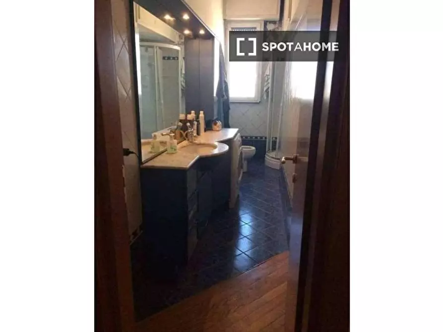 Immagine 4 di Camera condivisa in affitto  in Via dello Steccuto a Firenze