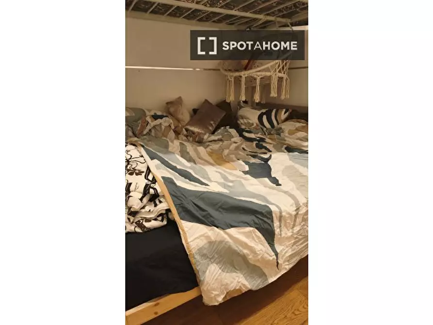 Immagine 1 di Camera condivisa in affitto  in Via Santo Stefano a Bologna