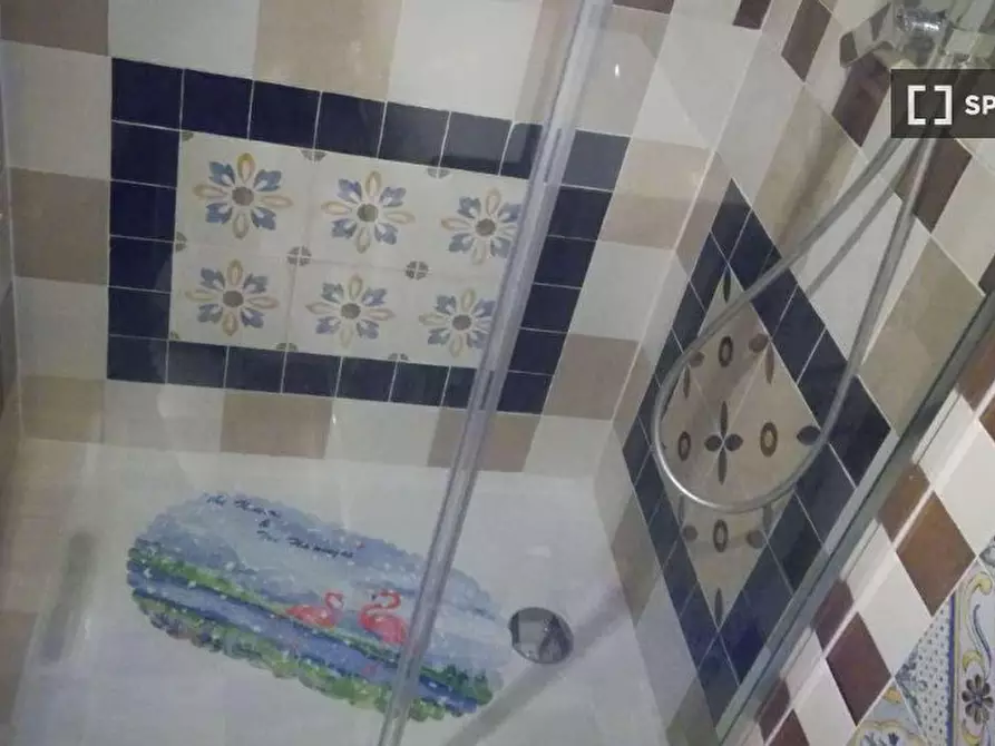 Immagine 15 di Camera condivisa in affitto  in Via Santa Maria delle Grazie a Loreto a Napoli