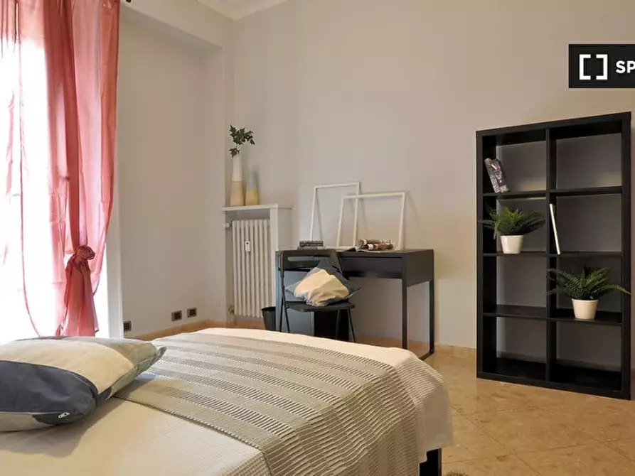 Immagine 2 di Camera condivisa in affitto  in Via Perosa a Torino