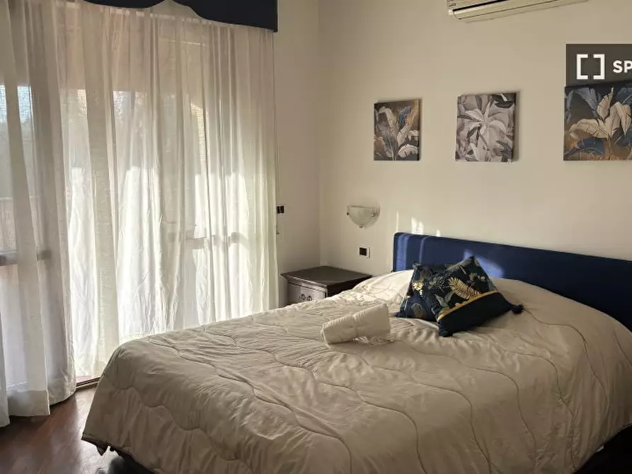 Immagine 11 di Appartamento in affitto  in Via Franco Briolini a Roma