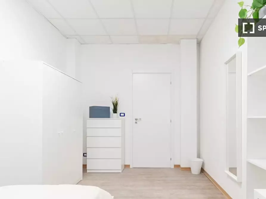 Immagine 4 di Camera condivisa in affitto  in Via Elba a Torino