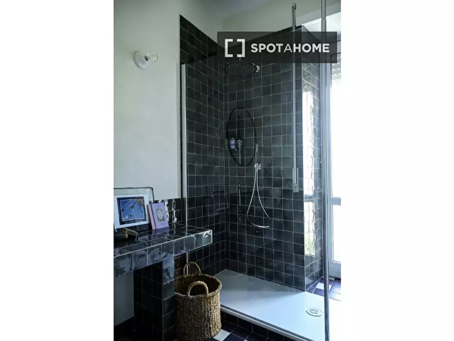 Immagine 19 di Camera condivisa in affitto  in Via Riano a Roma