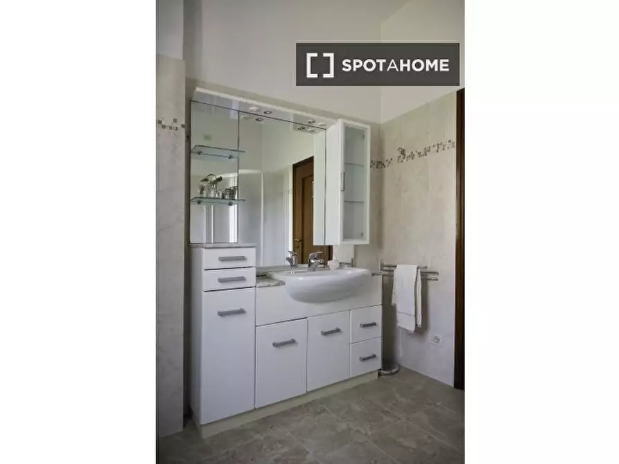 Immagine 6 di Camera condivisa in affitto  in Via Amos Cassioli a Firenze